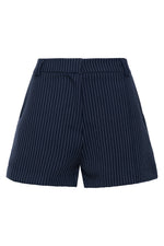 Shorts risca de giz